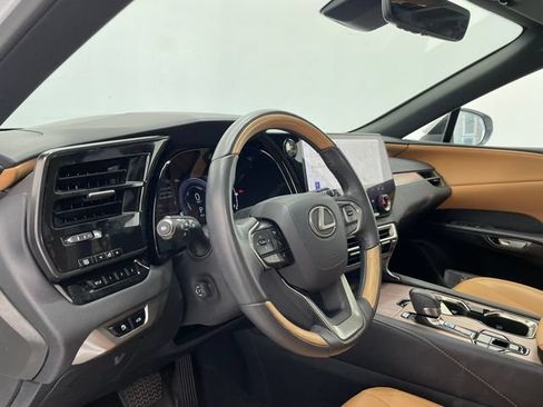 Used 2024 Lexus RX 350h w/ Cold Area Package AWD/4WD image 39