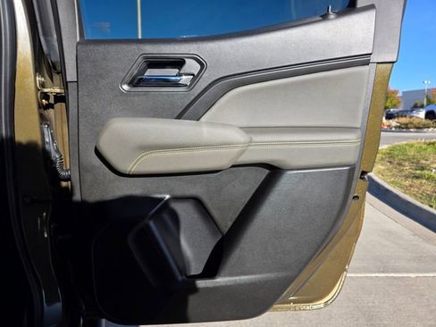 Used 2025 Chevrolet Colorado ZR2 w/ Technology Package image 27