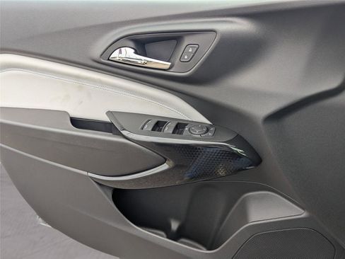 New 2026 Chevrolet Trax LT w/ Driver Confidence Package image 24