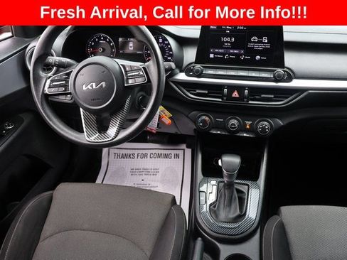 Used 2022 Kia Forte LXS w/ LXS Technology Package FWD image 12