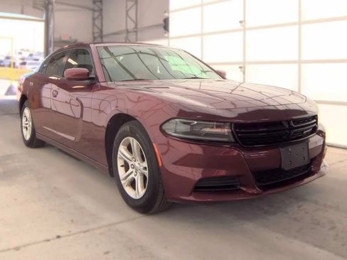 Used 2020 Dodge Charger SXT w/ Leather Interior Group RWD image 3