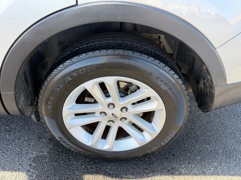 Used 2015 Ford Explorer FWD image 18