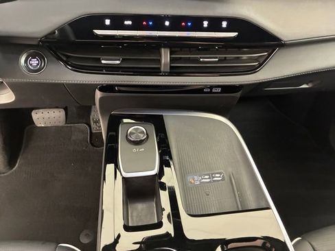 Certified 2025 Buick Enclave Sport Touring AWD/4WD image 21
