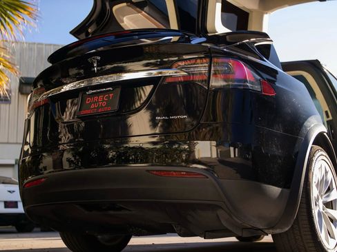 Used 2019 Tesla Model X Long Range image 16