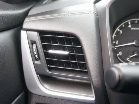 Used 2024 Nissan Rogue SV image 26