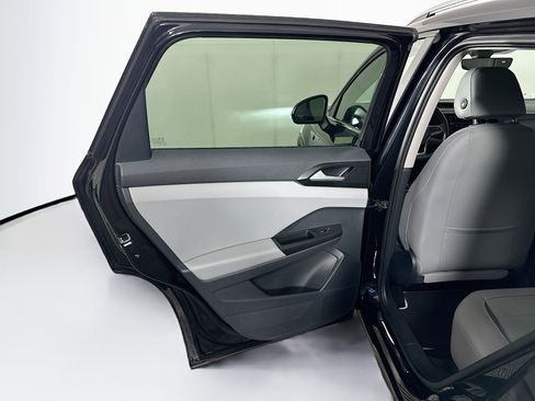 Used 2023 Volkswagen Taos SE image 24