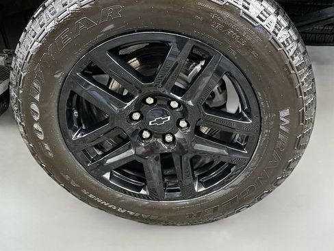 Used 2023 Chevrolet Silverado 1500 Custom w/ LPO, Dark Essentials Package AWD/4WD image 24