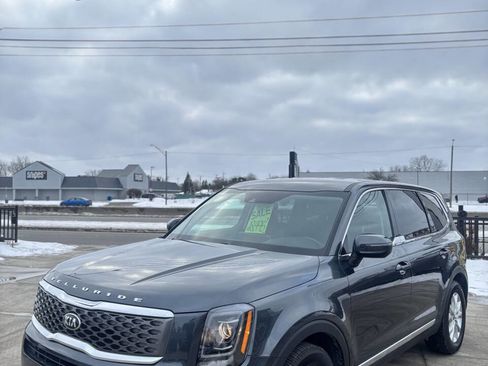 Used 2020 Kia Telluride LX image 3
