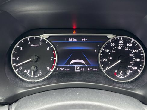 Used 2025 Nissan Sentra SV FWD image 31
