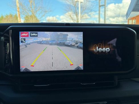 Used 2024 Jeep Gladiator Mojave image 19