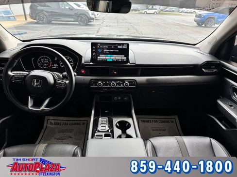 Used 2025 Honda Pilot Touring image 32