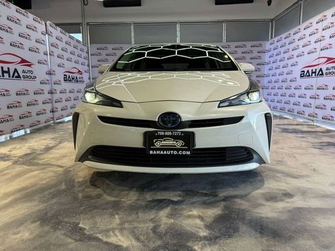 Used 2019 Toyota Prius L Eco FWD image 3