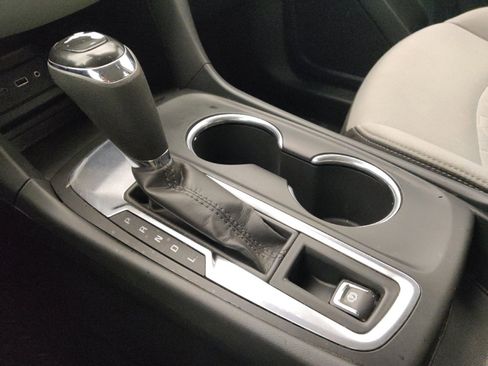Used 2020 Chevrolet Equinox LS FWD image 26