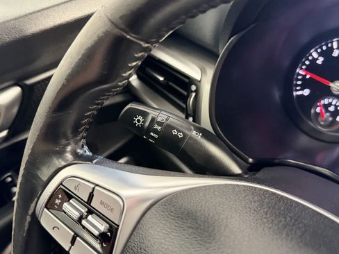 Used 2021 Kia Telluride LX AWD/4WD image 16