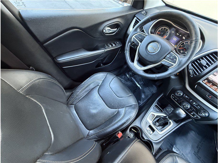 Used 2015 Jeep Cherokee Limited w/ Luxury Group FWD image 8