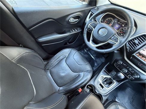 Used 2015 Jeep Cherokee Limited w/ Luxury Group FWD image 8