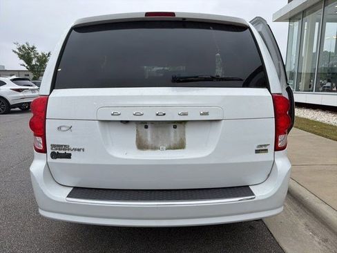 Used 2017 Dodge Grand Caravan GT FWD image 4