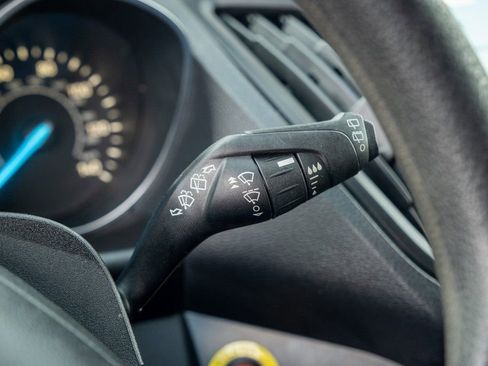 Used 2019 Ford Escape SE image 14