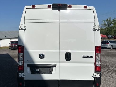 Used 2025 RAM ProMaster 2500 w/ Convenience Group FWD image 6