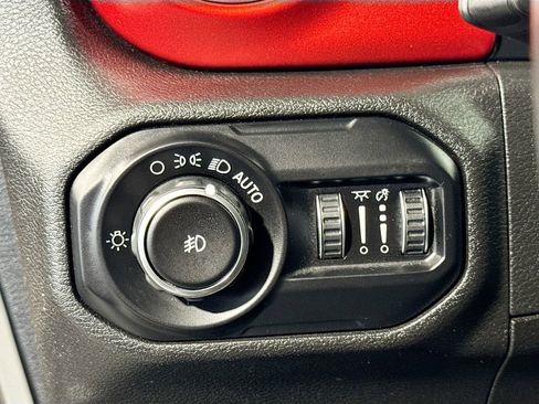 Used 2018 Jeep Wrangler Unlimited Rubicon AWD/4WD image 26