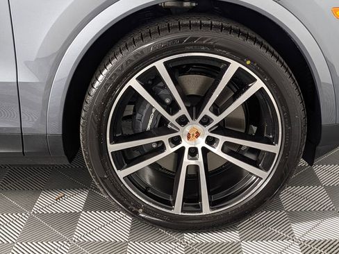 New 2026 Porsche Cayenne AWD/4WD image 14