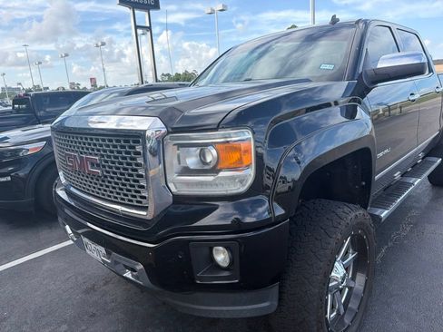 Used 2014 GMC Sierra 1500 Denali w/ Driver Alert Package AWD/4WD image 2