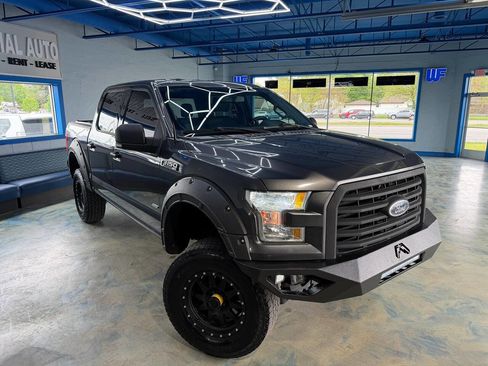 Used 2015 Ford F150 XLT w/ Equipment Group 302A Luxury AWD/4WD image 10
