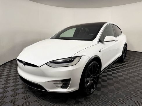 Used 2020 Tesla Model X Long Range AWD/4WD image 2