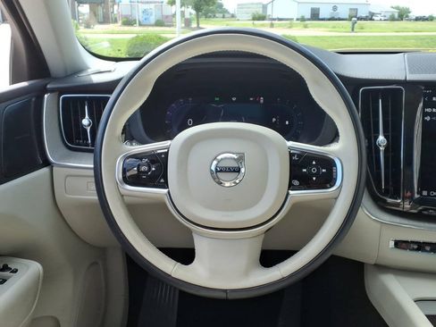 Used 2023 Volvo XC60 B6 Ultimate w/ Climate Package AWD/4WD image 9