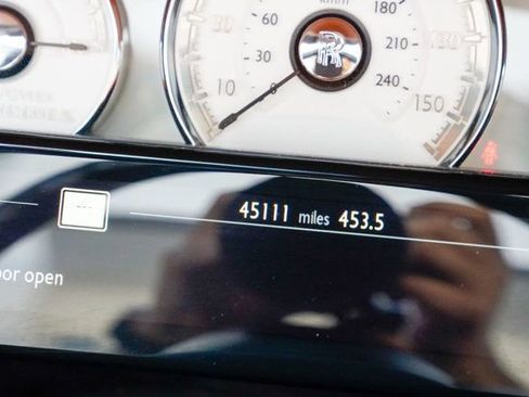 Used 2016 Rolls-Royce Dawn image 64