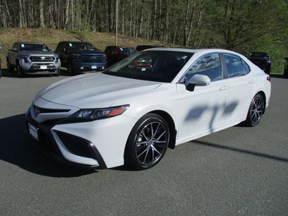 Used 2024 Toyota Camry SE w/ Cold Weather Package