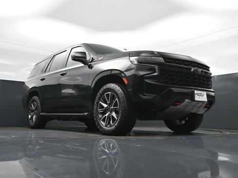 Used 2024 Chevrolet Tahoe Z71 w/ Luxury Package AWD/4WD image 45