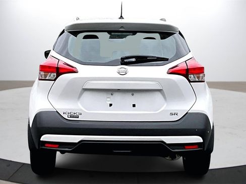 Used 2019 Nissan Kicks SR w/ SR Premium Package image 8