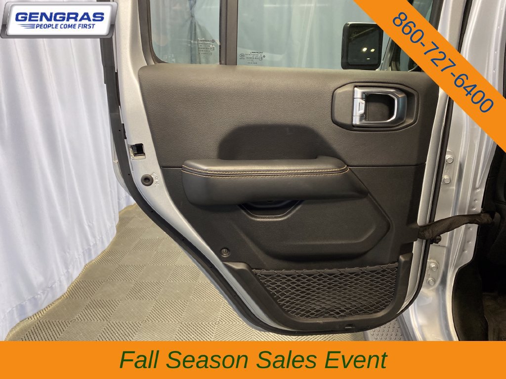 Used 2024 Jeep Wrangler Unlimited Sahara w/ Technology Group AWD/4WD image 24