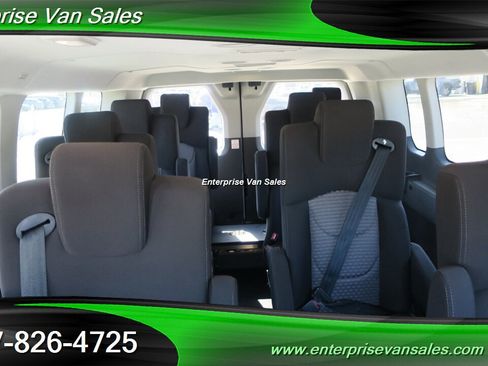 Used 2022 Ford Transit 350 XLT image 2