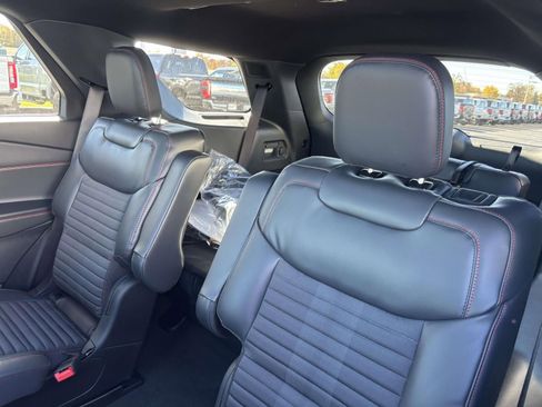 New 2026 Ford Explorer ST-Line w/ ST-Line Street Pack image 27