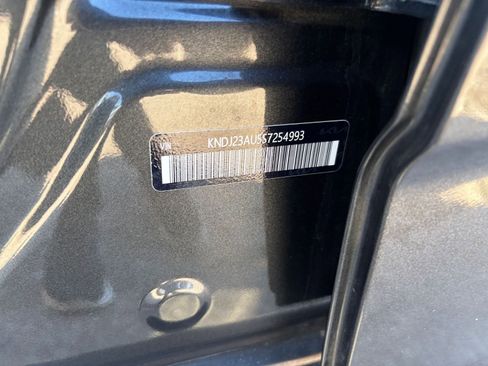 Used 2025 Kia Soul LX w/ LX Technology Package FWD image 27