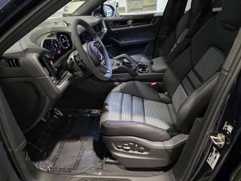 New 2026 Porsche Cayenne Turbo image 26