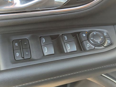 Used 2024 Chevrolet Tahoe Z71 w/ Luxury Package image 25