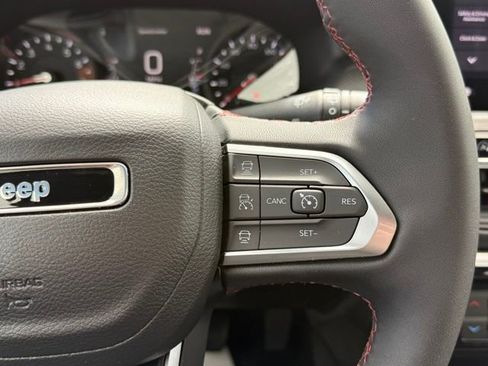 Used 2026 Jeep Compass Trailhawk AWD/4WD image 24