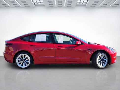 Used 2022 Tesla Model 3 Base image 11