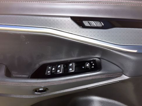 Used 2025 Jeep Wagoneer S Limited image 24