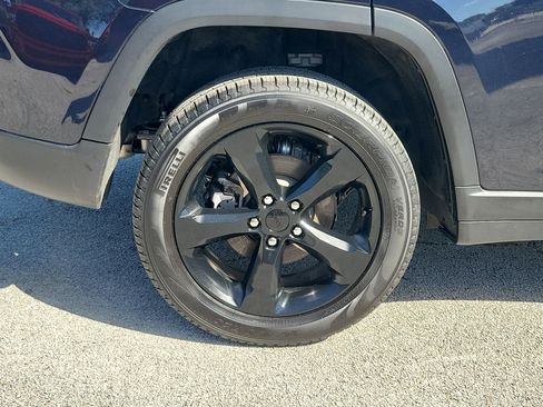 Used 2024 Jeep Grand Cherokee Limited w/ Luxury Tech Group II image 5