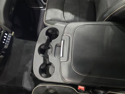 Used 2022 RAM 2500 Laramie w/ Night Edition image 26