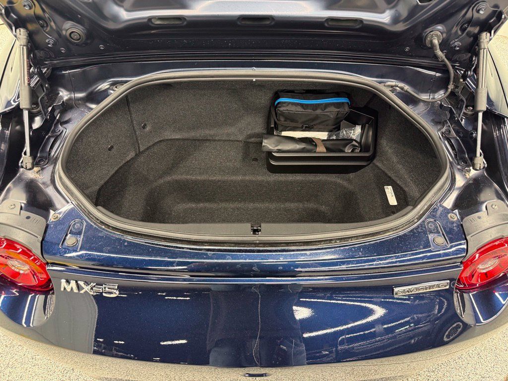 Used 2026 MAZDA MX-5 Miata RF Grand Touring RWD image 12
