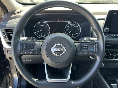 Certified 2023 Nissan Rogue SV image 7