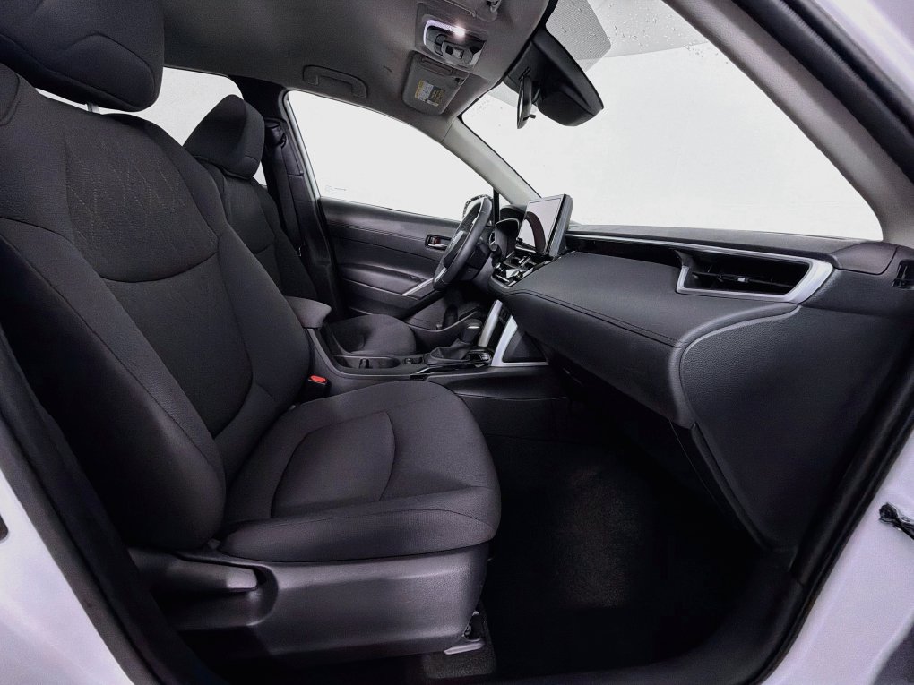 Used 2023 Toyota Corolla Cross LE FWD image 30