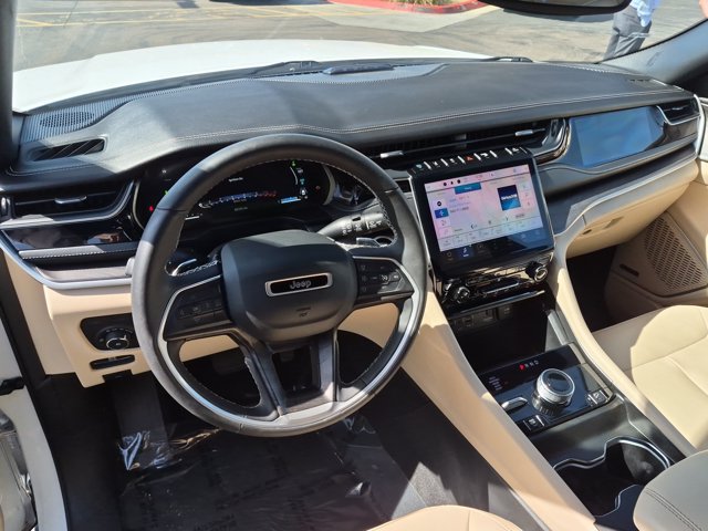 Used 2023 Jeep Grand Cherokee 4WD 4xe image 10