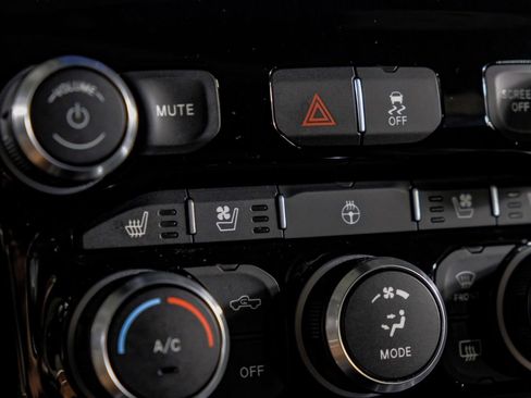 Used 2023 RAM 2500 Limited w/ Night Edition AWD/4WD image 25