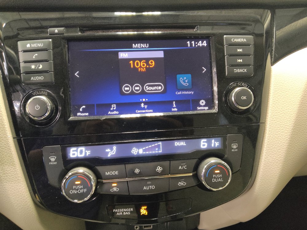 Used 2019 Nissan Rogue Sport SV FWD image 25